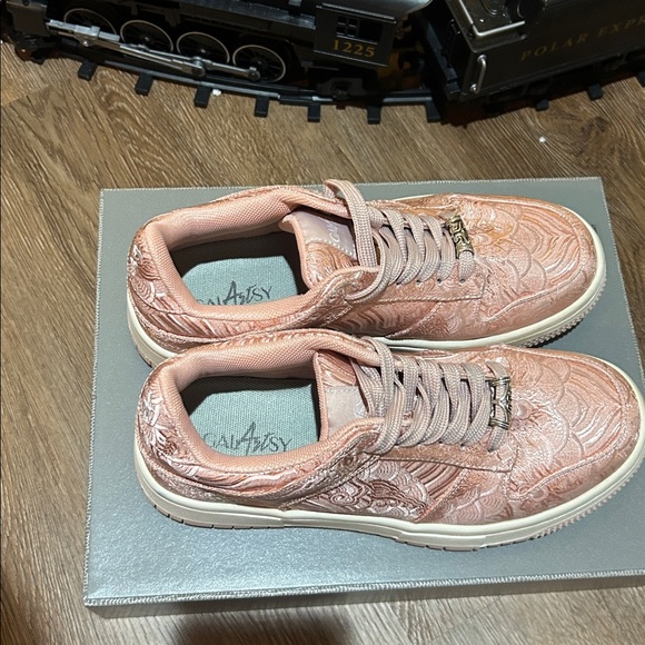 Galartsy Nihinga Inspired Silk Sneakers - Picture 10 of 10